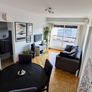 Venta de Departamento 4 ambientes en piso 10 muy luminoso en Balvanera
