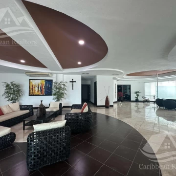 Venta oficina Zona Hotelera