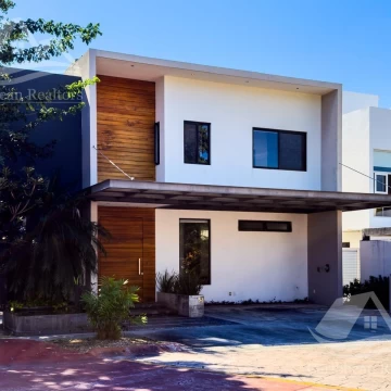 Casa en Renta en Cumbres