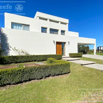 Casa en venta de excelente calidad constructiva en Greenville Polo