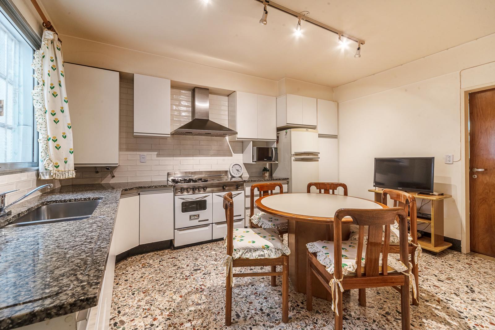 cocina con comedor diario