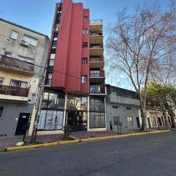 VENTA DEPARTAMENTO 3 AMBIENTES AL FRENTE LUMINOSO 