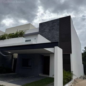Casa en Renta en Via Cumbres