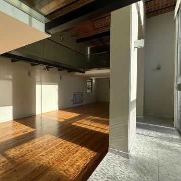 Departamento PH en venta en Recoleta. Loft de un dormitorio y 118 m2 reales