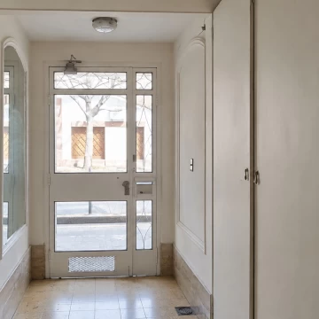 REMODELADO Excelente Ubicacion Departamento 2 Ambientes en Venta en Coghlan