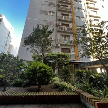 4 AMBIENTES EN PISO ALTO • FRENTE • ORIENTACIÓN NORTE • VILLA LURO