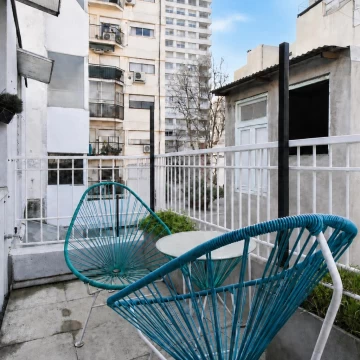 VENTA PH 2 AMB AMPLIOS CON BALCON EN VILLA URQUIZA - LUMINOSO SIN EXPENSAS!