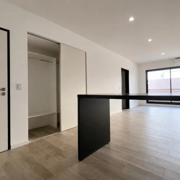 VENTA DE DEPARTAMENTO MONOAMBIENTE EN COLEGIALES LUMINOSO CON BALCON APTO CREDITO