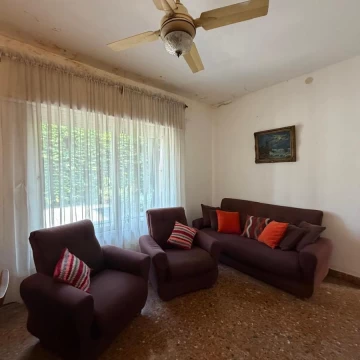 Casa con dos locales independientes