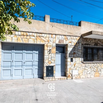 Casa a metros de Av. Belgano