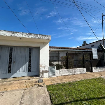 Casa En Venta En Lujan Excelente
