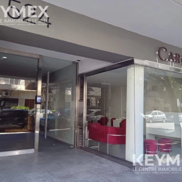 Monoambiente en alquiler con patio, apto profesional. 