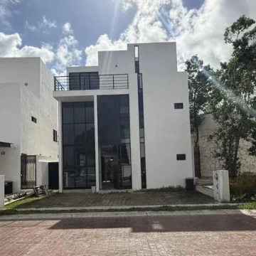 Casa en Renta en Via Cumbres Cancun