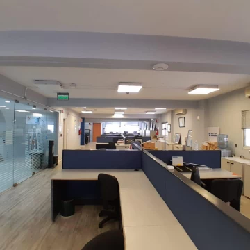 Alquiler piso de oficina remodelado  en Maipú y Lavalle
