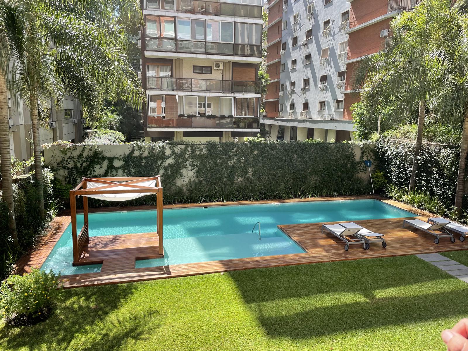 VISTA A LA PISCINA