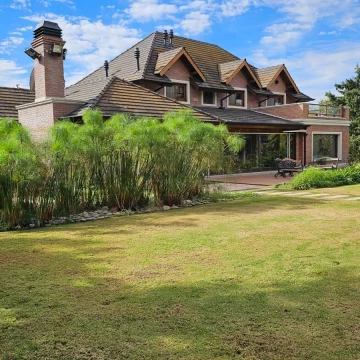 Venta Casa en Boca Raton Pilar 7 ambientes