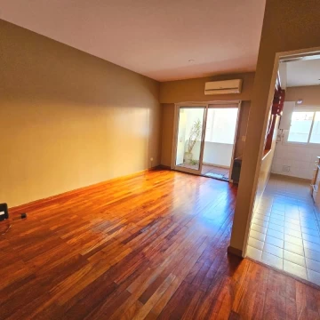 Venta Departamento en Villa Urquiza - Cochera, Luz, Paz, Tranquilidad - Excelente estado