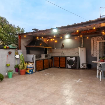 ¡EXCELENTE OPORTUNIDAD! PH DE 4 AMBIENTES CON TERRAZA, QUINCHO Y PARRILLA
