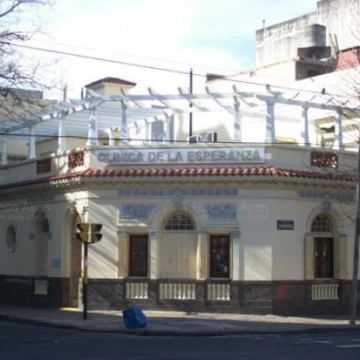 CASA A VALOR TERRENO, ESQUINA CON GRAN POTENCIAL. OPORTUNIDAD PARA DESARROLLADORES