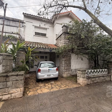 Casa - Villa Ballester - Venta - Cuatro ambientes -  Lote propio 7.50 x 40 mts - Multifamiar.
