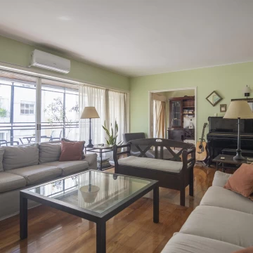 Piso en Venta La Isla - 4 dormitorios con cochera - Exclusividad en el corazón de Recoleta.