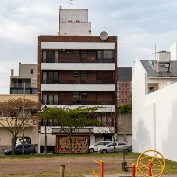 Departamento 3 ambientes al frente.