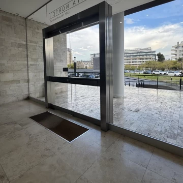 Alquier de Oficina en Nordelta Cochera Piso alto