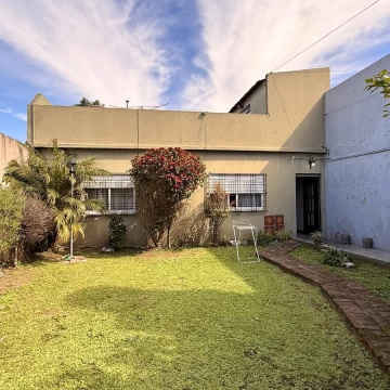 PH en venta en Parque Avellaneda 4 ambientes con Jardín, Terraza y Lavadero