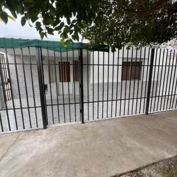 Casa con 2 habitaciones y garage en Zona Sur de Rosario