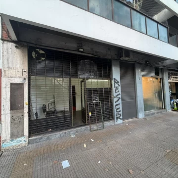 Local en Av. San Isidro Labrador al 4165 