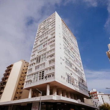 Departamento en venta San Luis y Rivadavia  3 dormitorios al frente con cochera