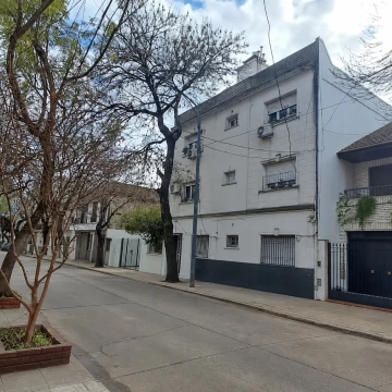 REMODELADO Excelente Ubicacion Departamento 2 Ambientes en Venta en Coghlan