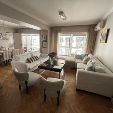 Espectacular piso de 5 ambientes luminoso con balcón en alquiler temporal