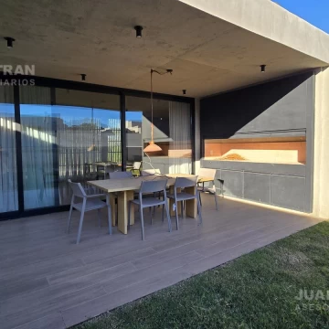 VENTA - Casoria Casas Village - 3 dormitorios - 1 planta
