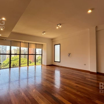 Departamento Piso categoria en venta - La Plata - tres dormitorios cochera