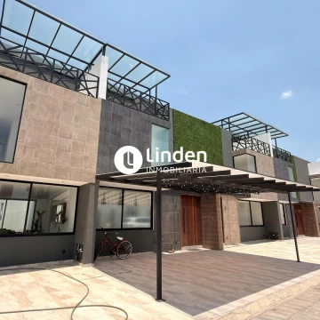 CASA EN VENTA EN DÁVICA REDIDENCIAL, ZONA CHOLULA, PUEBLA.