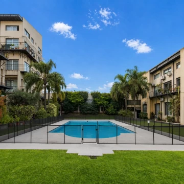 Triplex 3 ambientes + Studio con amenities en Coghlan