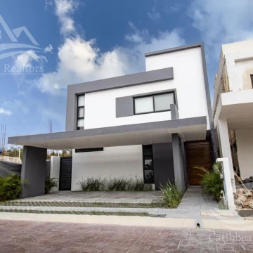 Casa en Venta en Via Cumbres Cancun