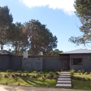 Casa en Pinar del Faro, José Ignacio – 3 suites, piscina y terreno de 1.000 m²