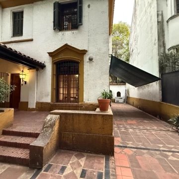 Casa en venta a refaccionar con proyecto aprobado en Belgrano R
