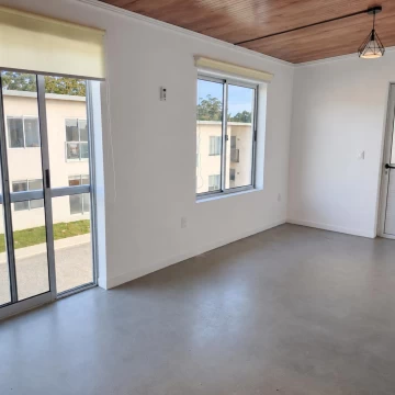 Venta de Apartamento de 2 Dormitorios Con Renta Anual en Altos de Laguna