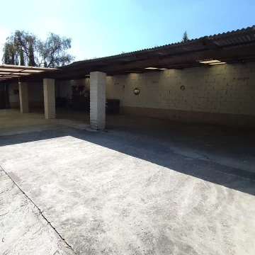 Bodega en renta con Patio de Maniobras 