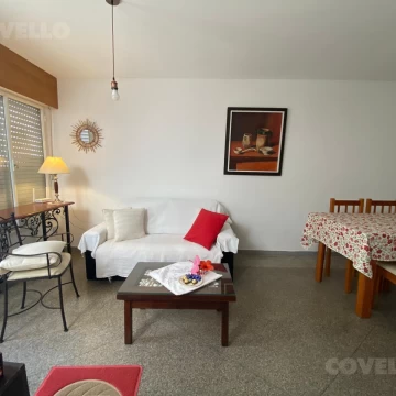 Hermosa casa de dos dormitorios en alquiler con excelente ubicación en Colonia del Sacramento