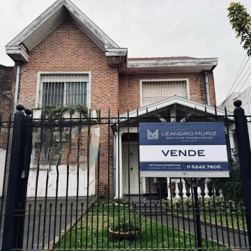 VENTA DE CASA 5 AMBIENTES EN BERAZATEGUI CENTRO APTA CREDITO