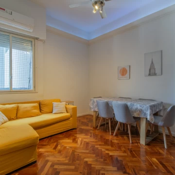 VENTA. DEPTO. 3 AMBIENTES. REFACCIONADO. DEPENDENCIA. BALVANERA.