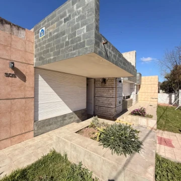 Casa en alquiler de 3 dormitorios en Ricardone