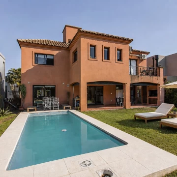 CASA | 5 AMBIENTES | ESTILO COLONIAL | HARAS MARÍA VICTORIA