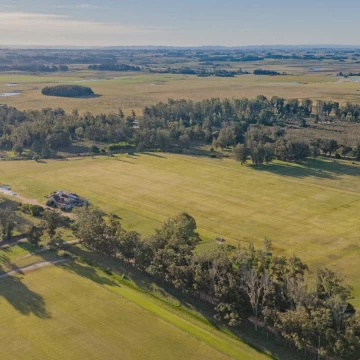 Lote en Punta Polo, José Ignacio – 1.851 m² dentro de un club de campo frente al mar