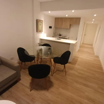 ALQUILER DE MONOAMBIENTE AMOBLADO c/VESTIDOR - BLACK ARCOS