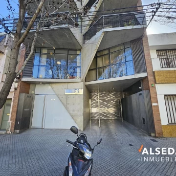 Cochera en Barrio Lourdes - VENTA